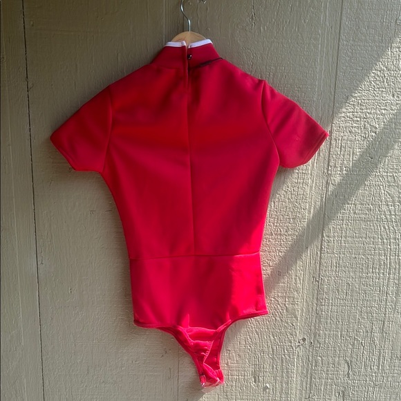 PrettyLittleThing Red High Neck Oriental Short Sleeve Bodysuit - Picture 4 of 9